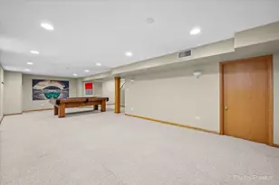 2921 W Birchwood Ave, Chicago, IL 60645 - Photo 28