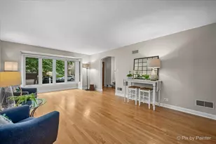 2921 W Birchwood Ave, Chicago, IL 60645 - Photo 8