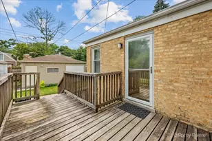 2921 W Birchwood Ave, Chicago, IL 60645 - Photo 36