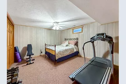 829 Sutton Place, Freeport, IL 61032 - Photo 36