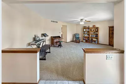 829 Sutton Place, Freeport, IL 61032 - Photo 8