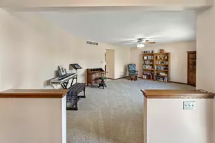 829 Sutton Pl, Freeport, IL 61032 - Photo 8