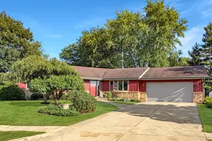 829 Sutton Pl, Freeport, IL 61032 - Photo 1