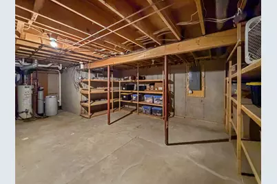 829 Sutton Place, Freeport, IL 61032 - Photo 40