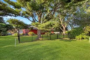 829 Sutton Pl, Freeport, IL 61032 - Photo 4