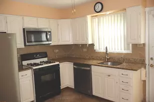 182 Roxbury Ln, Des Plaines, IL 60018 - Photo 10