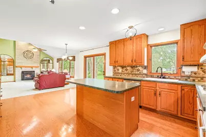 997 S Hampton Court, Aurora, IL 60506 - Photo 10