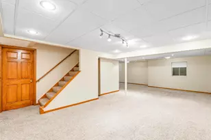 997 S Hampton Ct, Aurora, IL 60506 - Photo 42