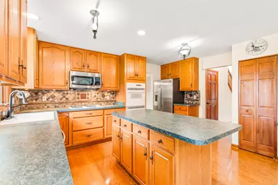 997 S Hampton Court, Aurora, IL 60506 - Photo 12