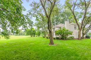 997 S Hampton Ct, Aurora, IL 60506 - Photo 54