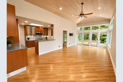 924 Brookline Lane, Park Ridge, IL 60068 - Photo 2