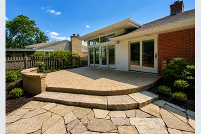 924 Brookline Lane, Park Ridge, IL 60068 - Photo 2