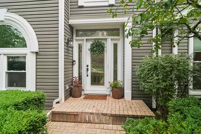171 Southfield Drive, Vernon Hills, IL 60061 - Photo 2