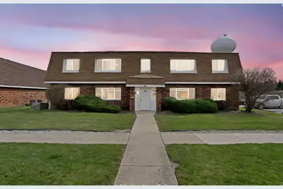 103 Harbor Drive #D, Oswego, IL 60543 - Photo 1