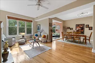 7510 N Greenview Ave, Chicago, IL 60626 - Photo 2