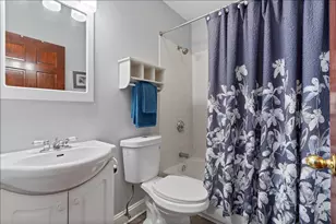 7510 N Greenview Ave, Chicago, IL 60626 - Photo 16