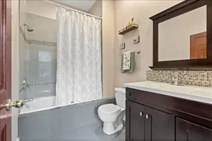 7510 N Greenview Ave, Chicago, IL 60626 - Photo 14