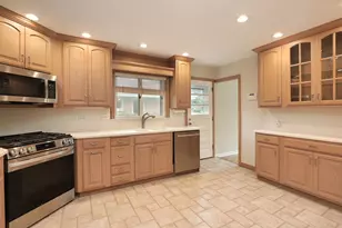 9255 Springfield Ave, Evanston, IL 60203 - Photo 6
