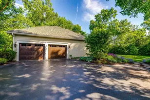 2145 Kenton Ln, Libertyville, IL 60048 - Photo 4