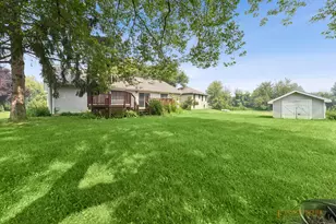 106 Sequoyah Ct SW, Poplar Grove, IL 61065 - Photo 10