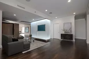 270 E Pearson St, Chicago, IL 60611 - Photo 4