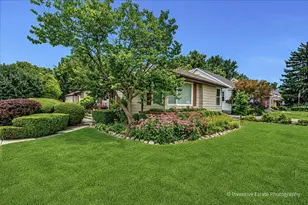 143 Woodstock Ave, Clarendon Hills, IL 60514 - Photo 4