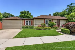 143 Woodstock Ave, Clarendon Hills, IL 60514 - Photo 1