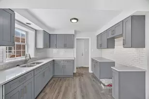 9316 S Harding Ave, Evergreen Park, IL 60805 - Photo 6