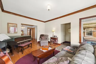 5058 W Barry Avenue, Chicago, IL 60641 - Photo 4