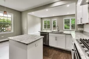 307 Camberley Ln, Lincolnshire, IL 60069 - Photo 8