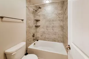 307 Camberley Ln, Lincolnshire, IL 60069 - Photo 32