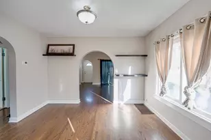 563 S Lake St, Aurora, IL 60506 - Photo 6