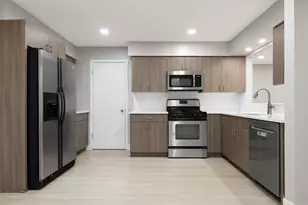 [Address not provided], Streamwood, IL 60107 - Photo 8