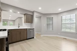 [Address not provided], Streamwood, IL 60107 - Photo 6