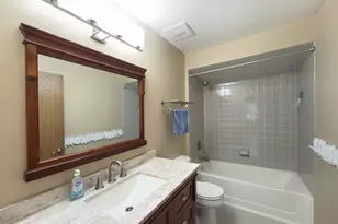 322 Winfield Ct, Schaumburg, IL 60194 - Photo 14