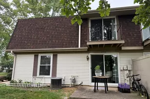 2310 Hyde Ct, Schaumburg, IL 60194 - Photo 2