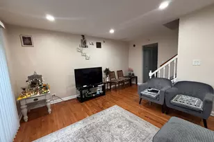 2310 Hyde Ct, Schaumburg, IL 60194 - Photo 4