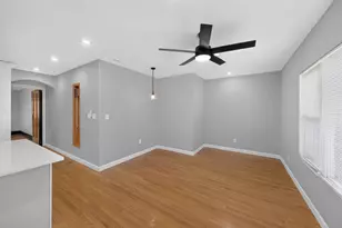 5755 W Eddy St, Chicago, IL 60634 - Photo 18
