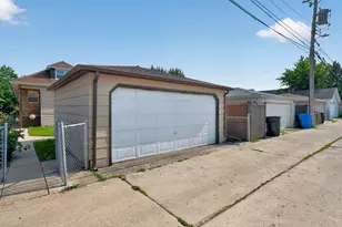 5755 W Eddy St, Chicago, IL 60634 - Photo 38