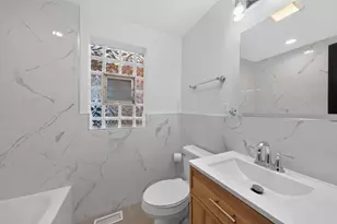 5755 W Eddy St, Chicago, IL 60634 - Photo 14