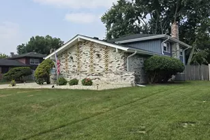 7014 Wilcox Ave, Darien, IL 60561 - Photo 2