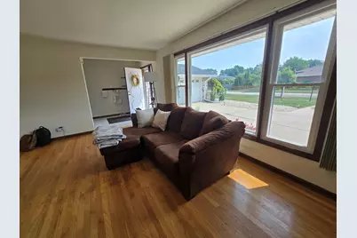 7014 Wilcox Avenue, Darien, IL 60561 - Photo 10