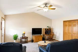 503 W Randolph St, Heyworth, IL 61745 - Photo 4