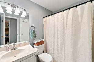 4S780 Pinehurst Dr, Naperville, IL 60563 - Photo 16