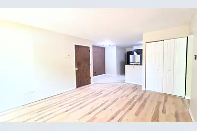 160 Dunteman Drive #102, Glendale Heights, IL 60139 - Photo 8
