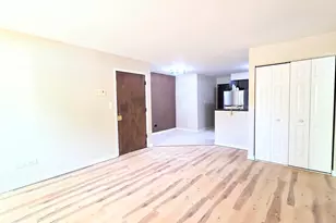 160 Dunteman Dr, Glendale Heights, IL 60139 - Photo 8