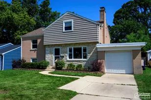 220 Green Valley Dr, Lombard, IL 60148 - Photo 1