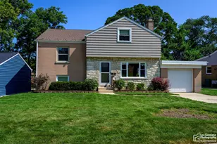 220 Green Valley Dr, Lombard, IL 60148 - Photo 2