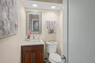 282 Lorraine Cir, Bloomingdale, IL 60108 - Photo 10