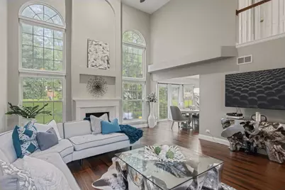 282 Lorraine Circle, Bloomingdale, IL 60108 - Photo 2